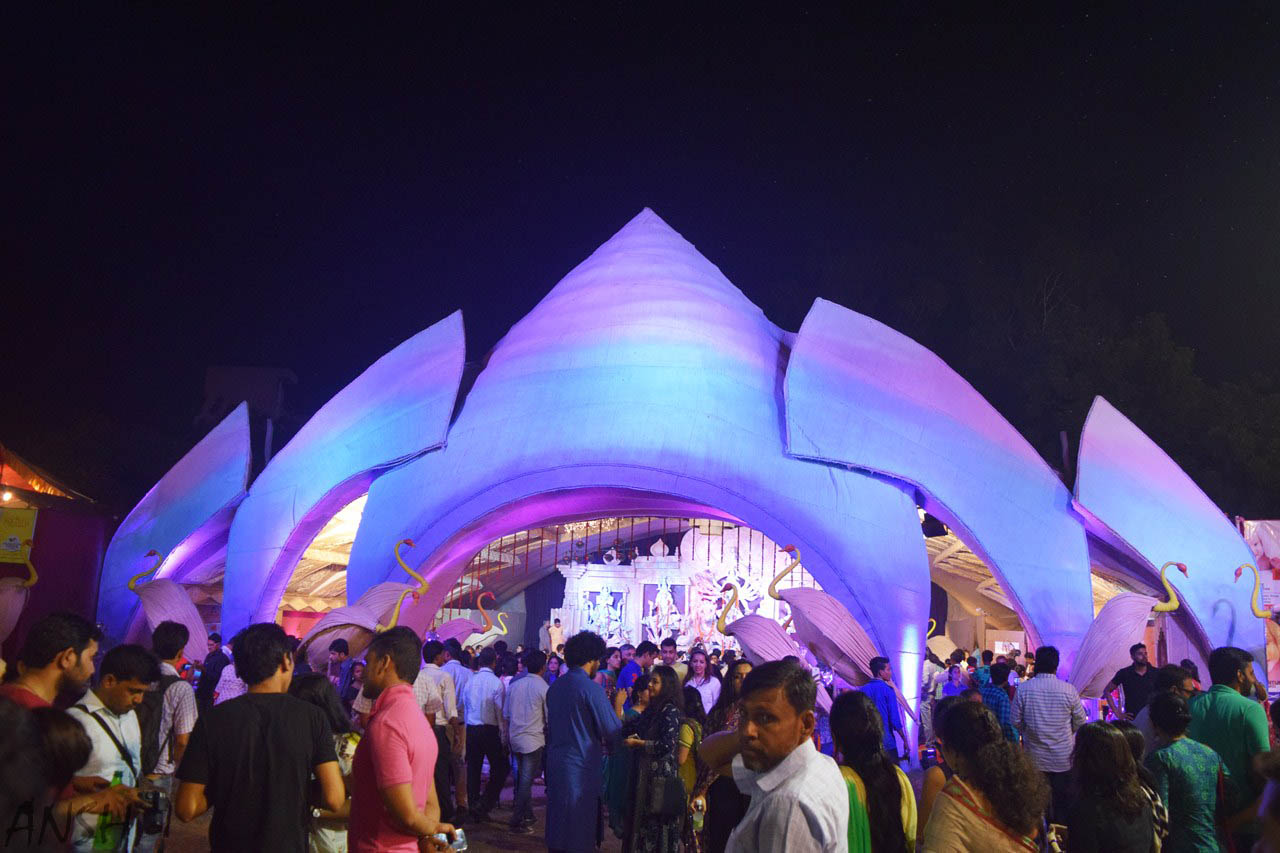 Pujo pandal Chittarajan Park